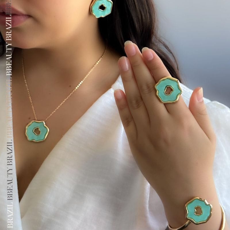 Colar aplique arraia verde água perola