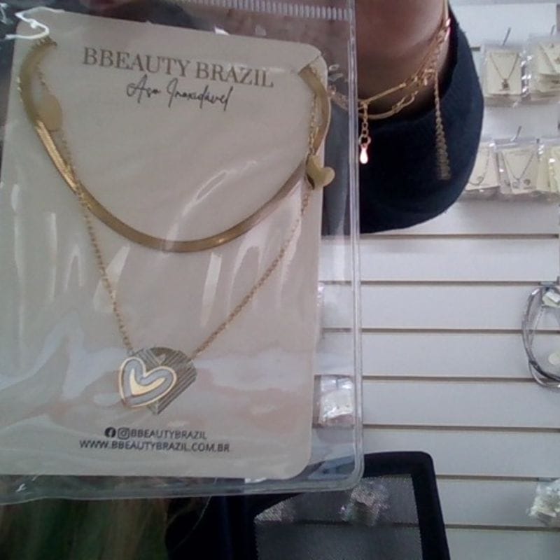 Colar duplo fita lisa com coração camada de madre dourada em aço inoxidável