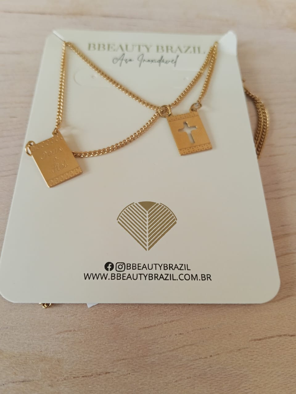 Colar escapulário Deus é fiel 